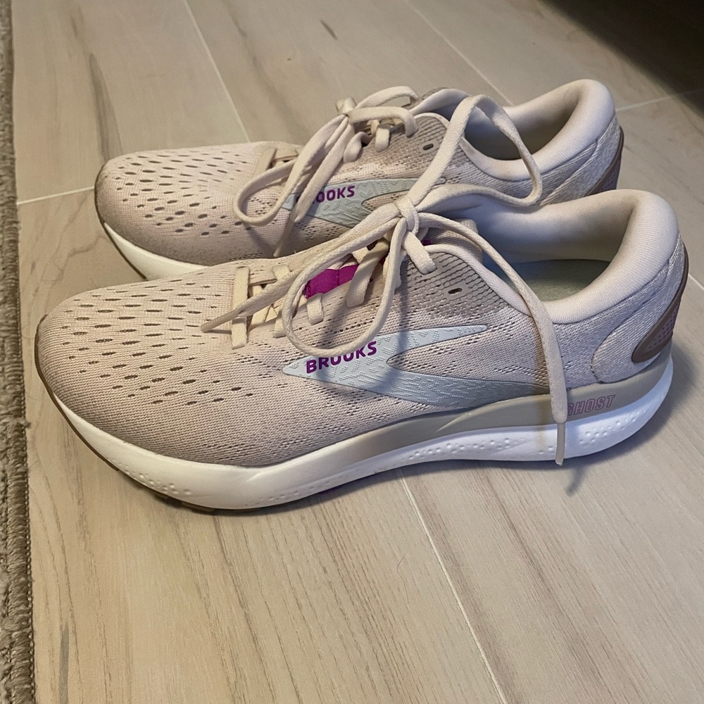 Brooks Women’s Light Pink/Cream Ghost Running Shoes | Good Cond. Worn Few Times
